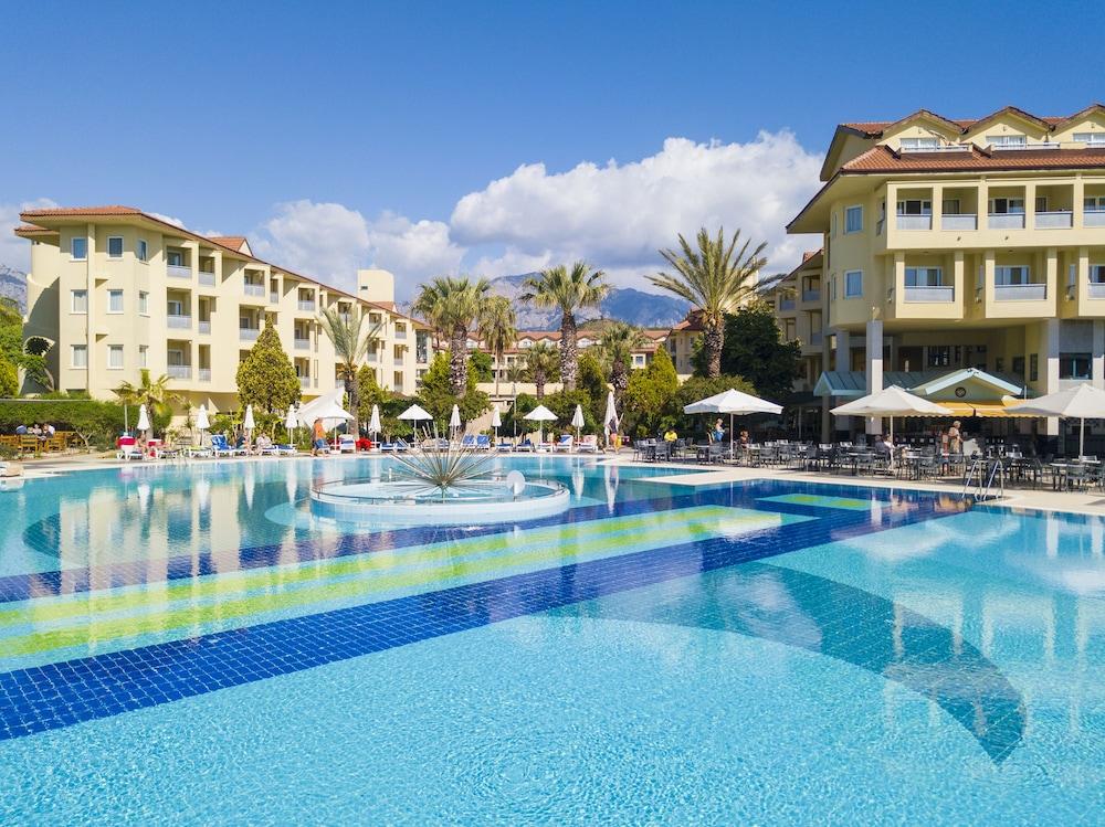 Queen'S Park Le Jardin Kemer Esterno foto