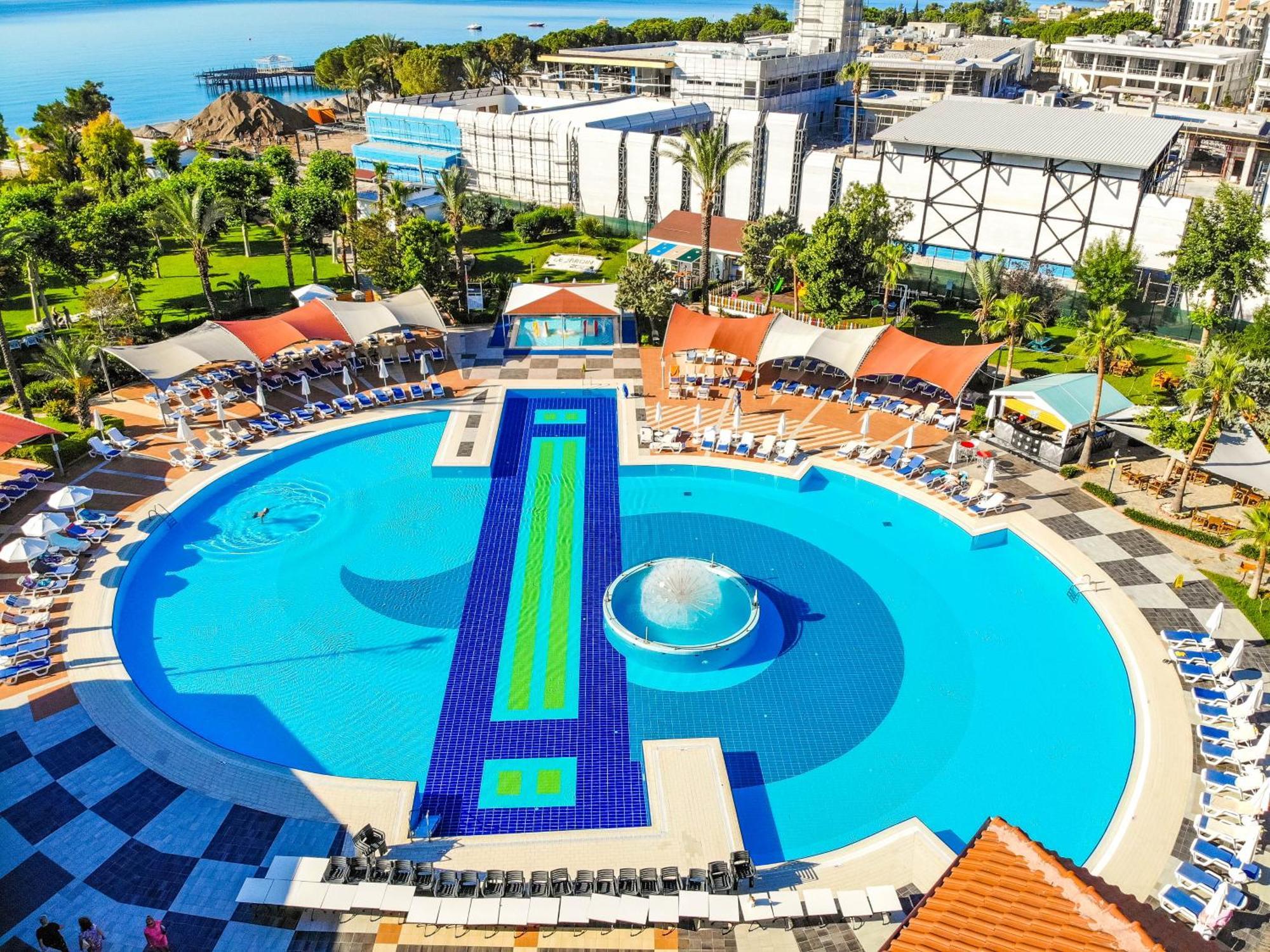 Queen'S Park Le Jardin Kemer Esterno foto