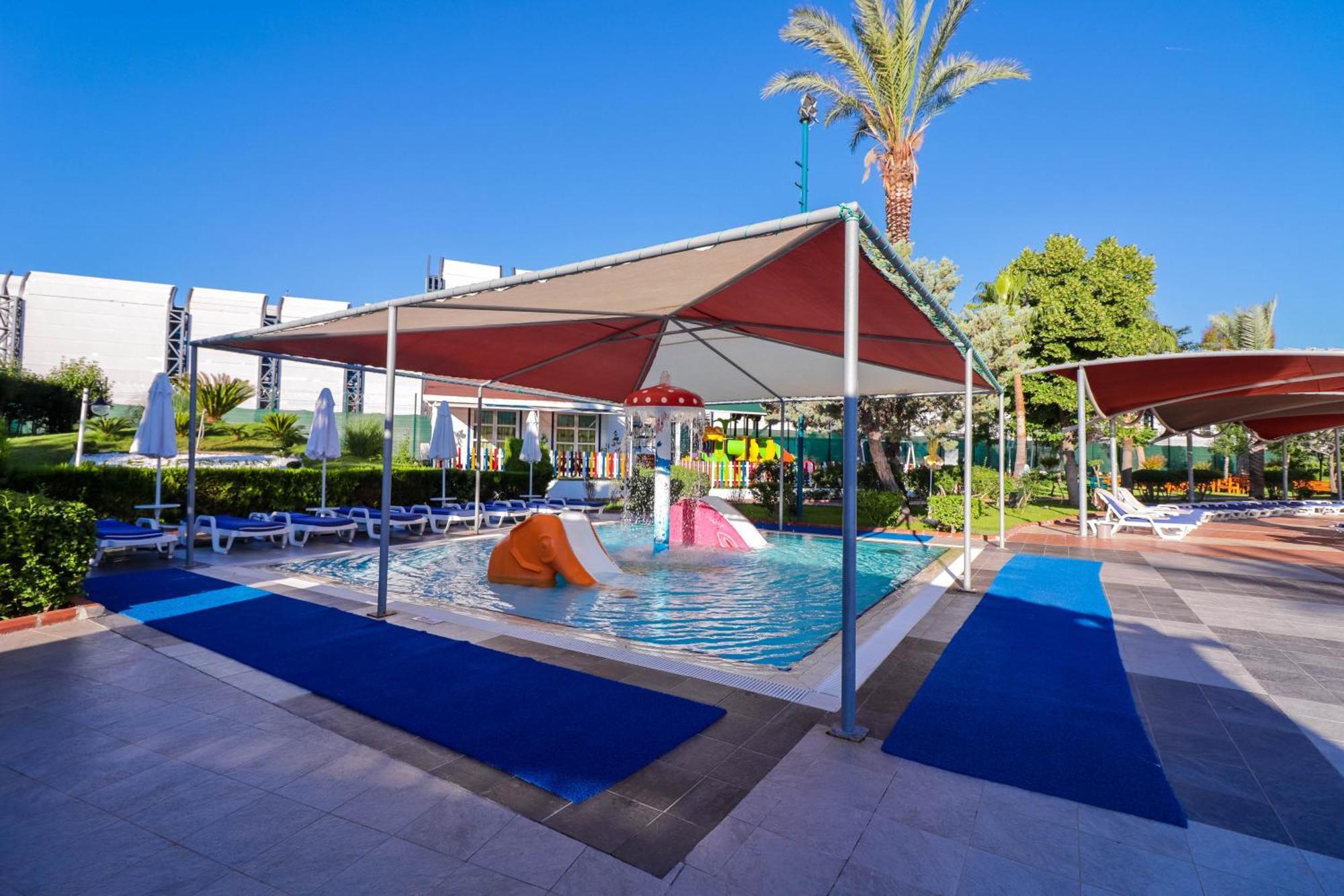 Queen'S Park Le Jardin Kemer Esterno foto