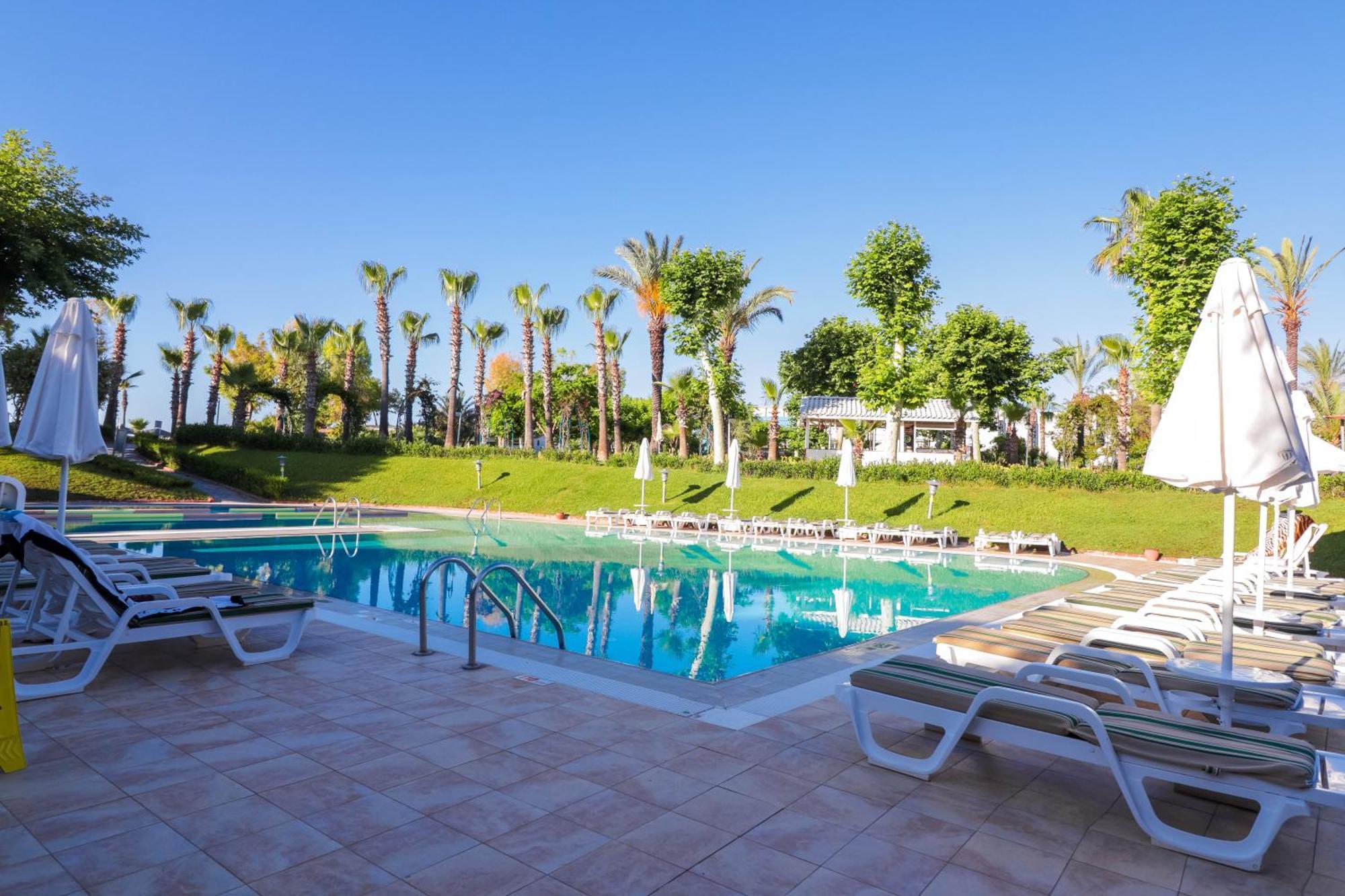 Queen'S Park Le Jardin Kemer Esterno foto